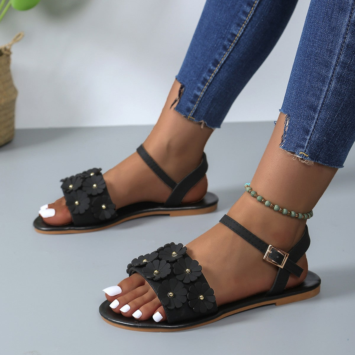 Flowers Sandals Summer Casual Versatile Round Toe Buckle Flat Beach Shoes For Women New Roman Shoes